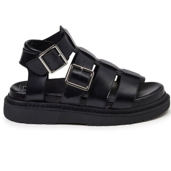 No Boundaries Shoes - NWT No Boundaries Fisherman Lug Bottom Sandals Size 9